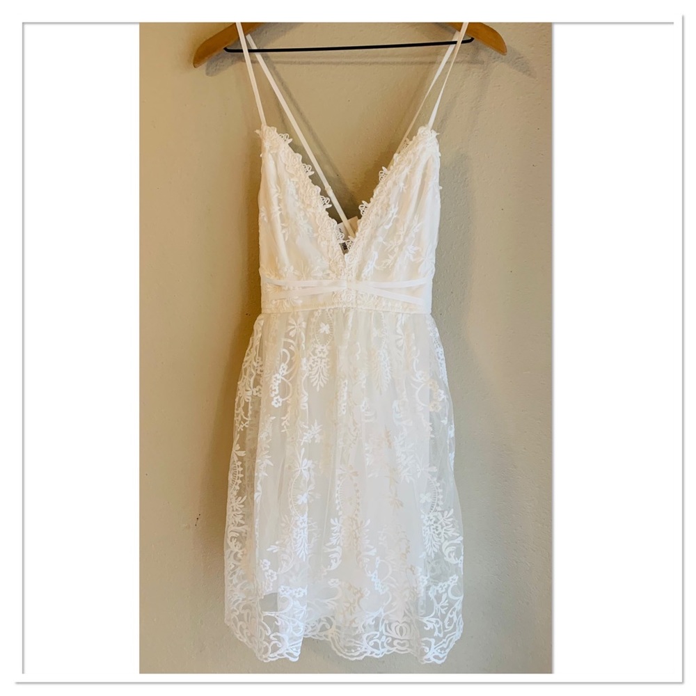 Maniju Romantic Interlude White Embroidered Lace Mini Dress Medium NWT